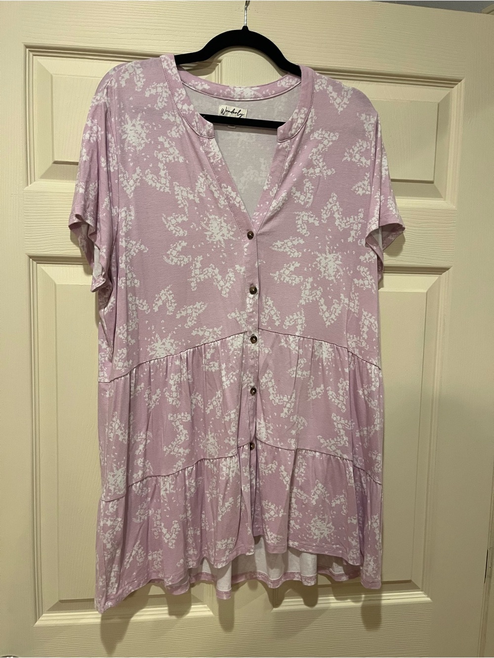 Wonderly Lavender Floral Tiered Button-Front Blouse